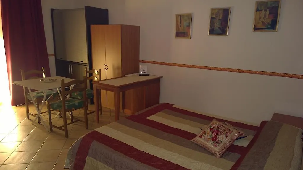 Affittacamere Elvira Miniscalchi Hotel Corno Alto Italia