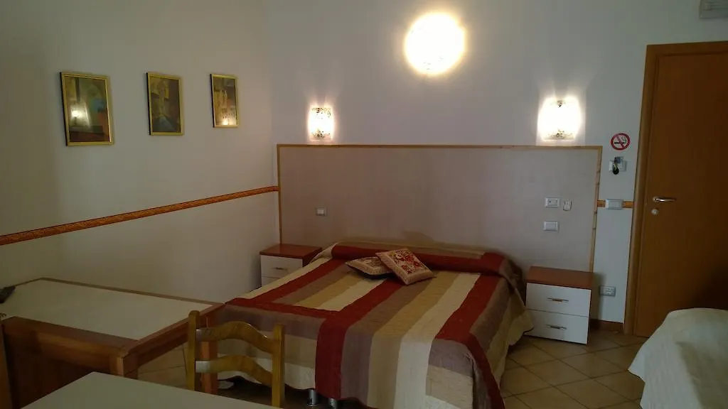 Affittacamere Elvira Miniscalchi Hotel Corno Alto