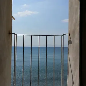 balcone-sulla-spiaggia.sicilyhotelsitaly.net/